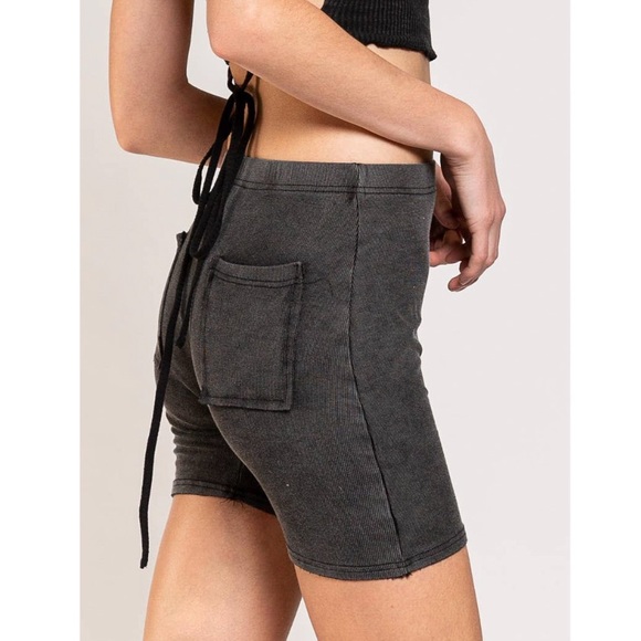 🌺HP High-Waisted Baby Soft Ribbed Adore Biker Short NWT - Picture 4 of 7